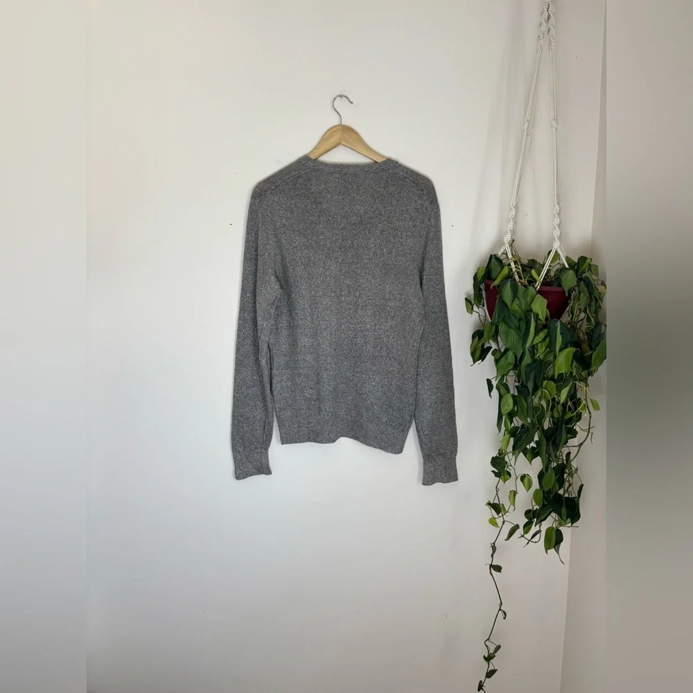 Banana Republic Performance Linen V-neck Pullover